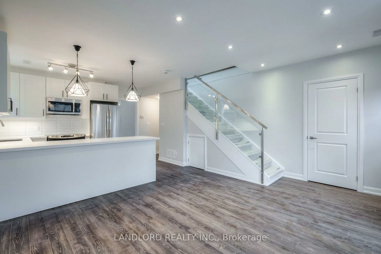 82, Parkway, Roncesvalles, Toronto
