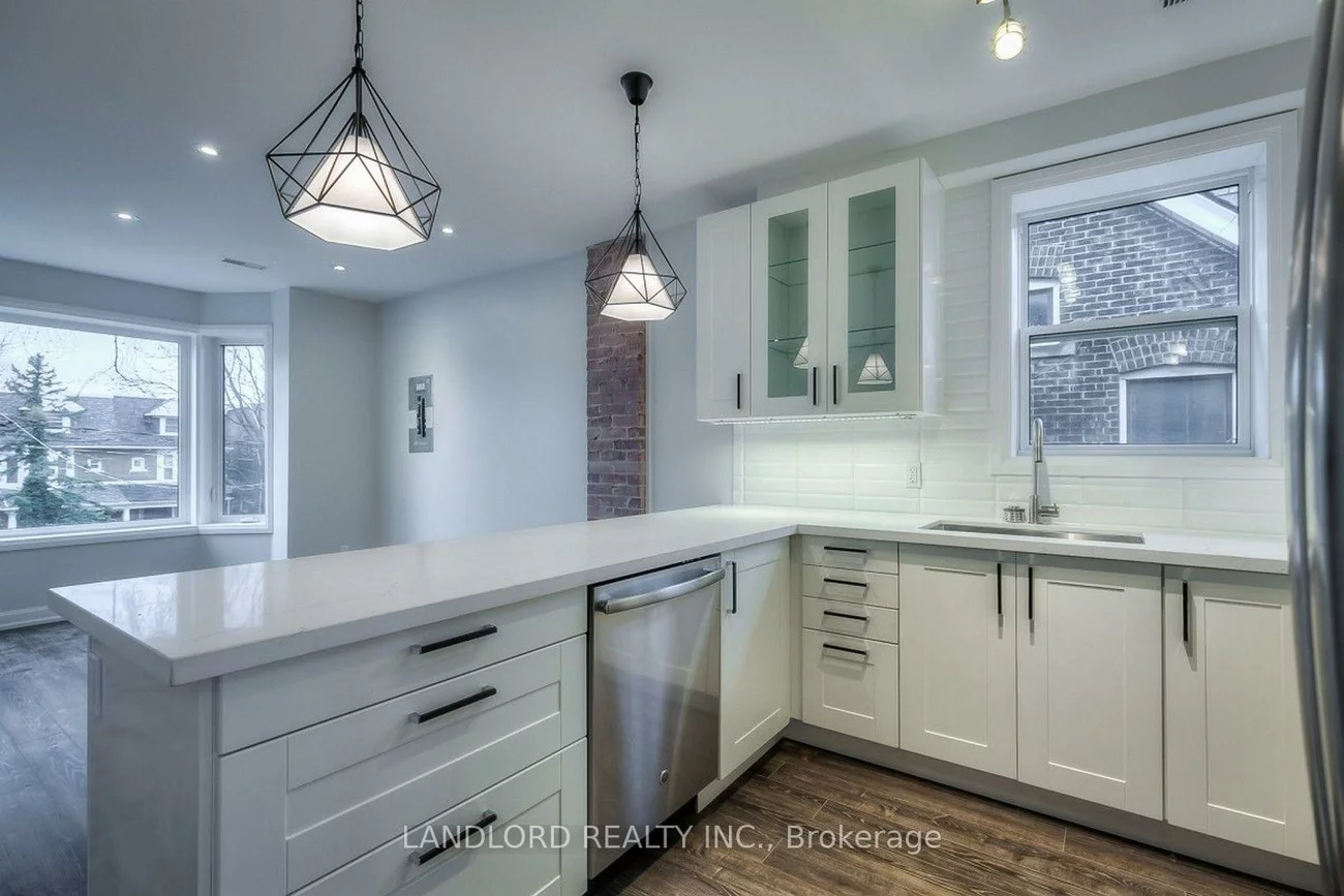 82, Parkway, Roncesvalles, Toronto