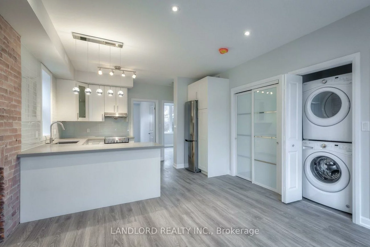 82, Parkway, Roncesvalles, Toronto