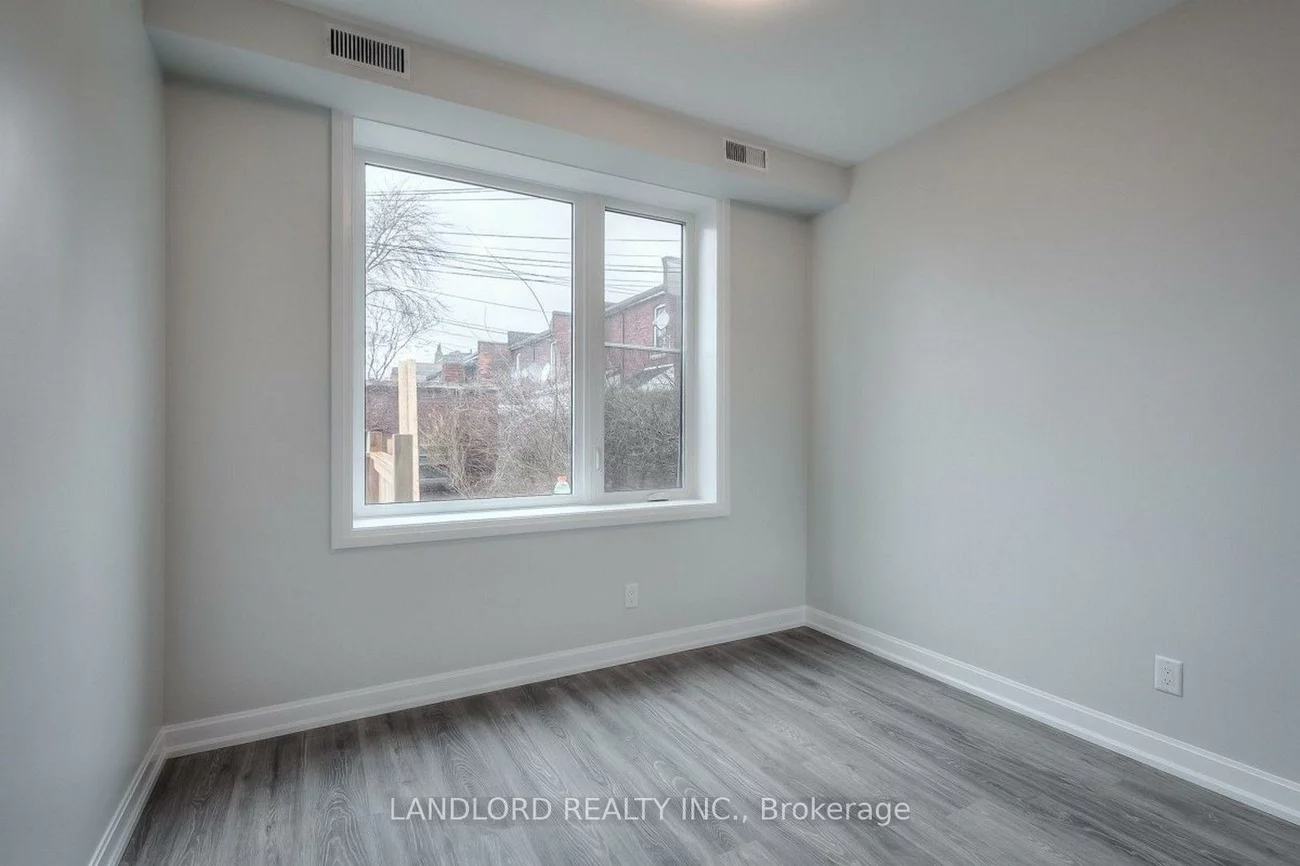 82, Parkway, Roncesvalles, Toronto
