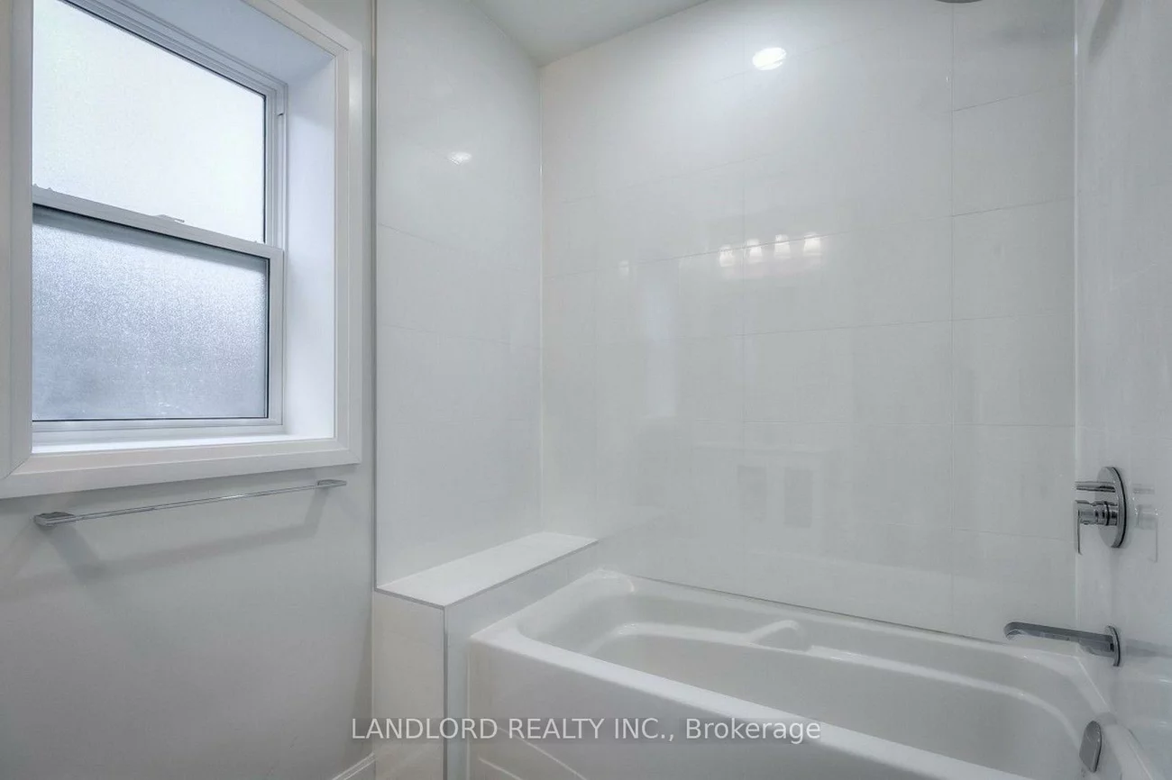 82, Parkway, Roncesvalles, Toronto