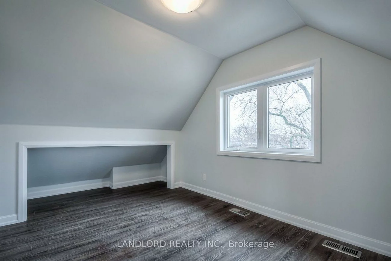 82, Parkway, Roncesvalles, Toronto