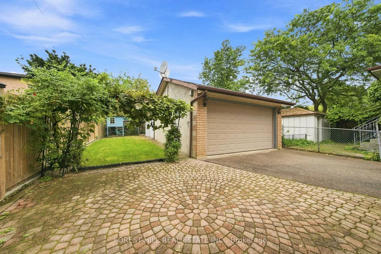 1006, Briar Hill, Briar Hill-Belgravia, Toronto