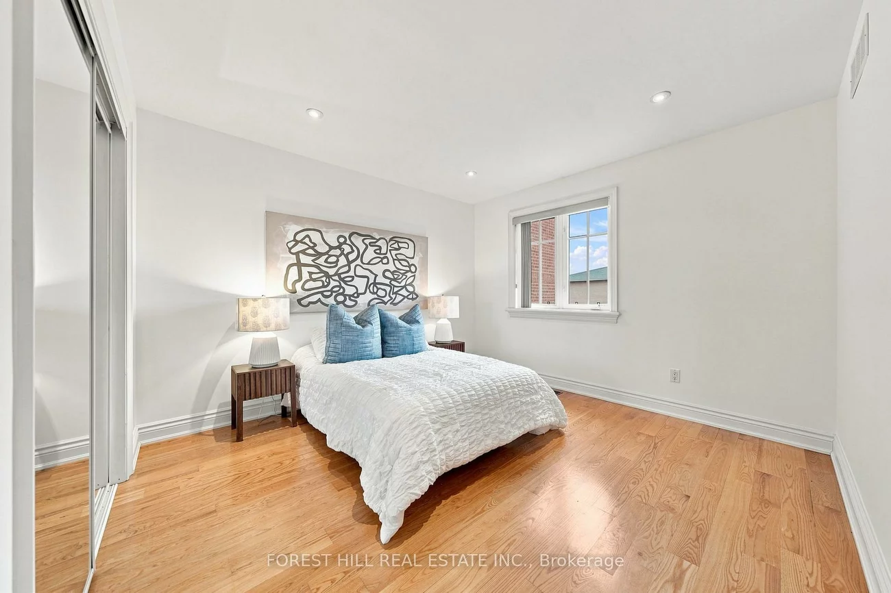 1006, Briar Hill, Briar Hill-Belgravia, Toronto