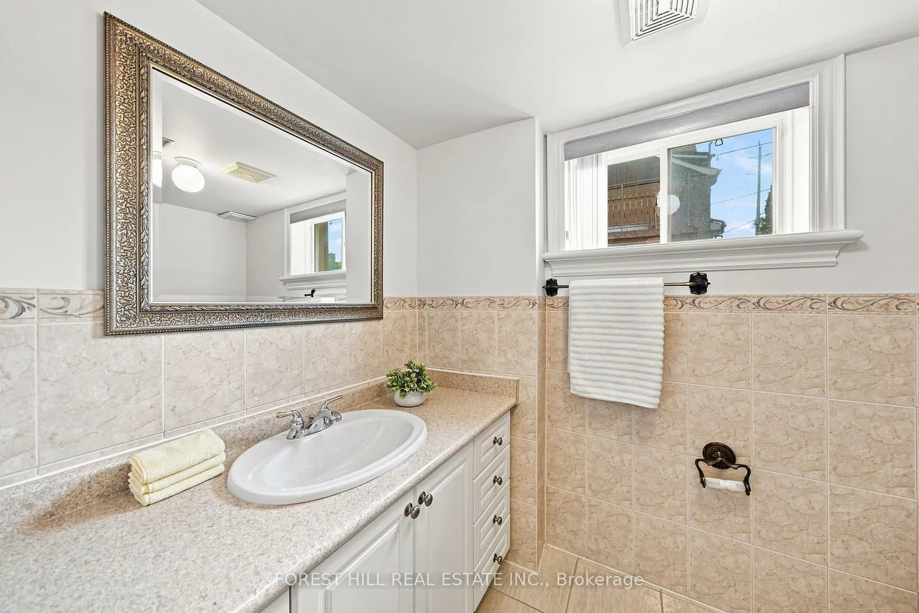 1006, Briar Hill, Briar Hill-Belgravia, Toronto