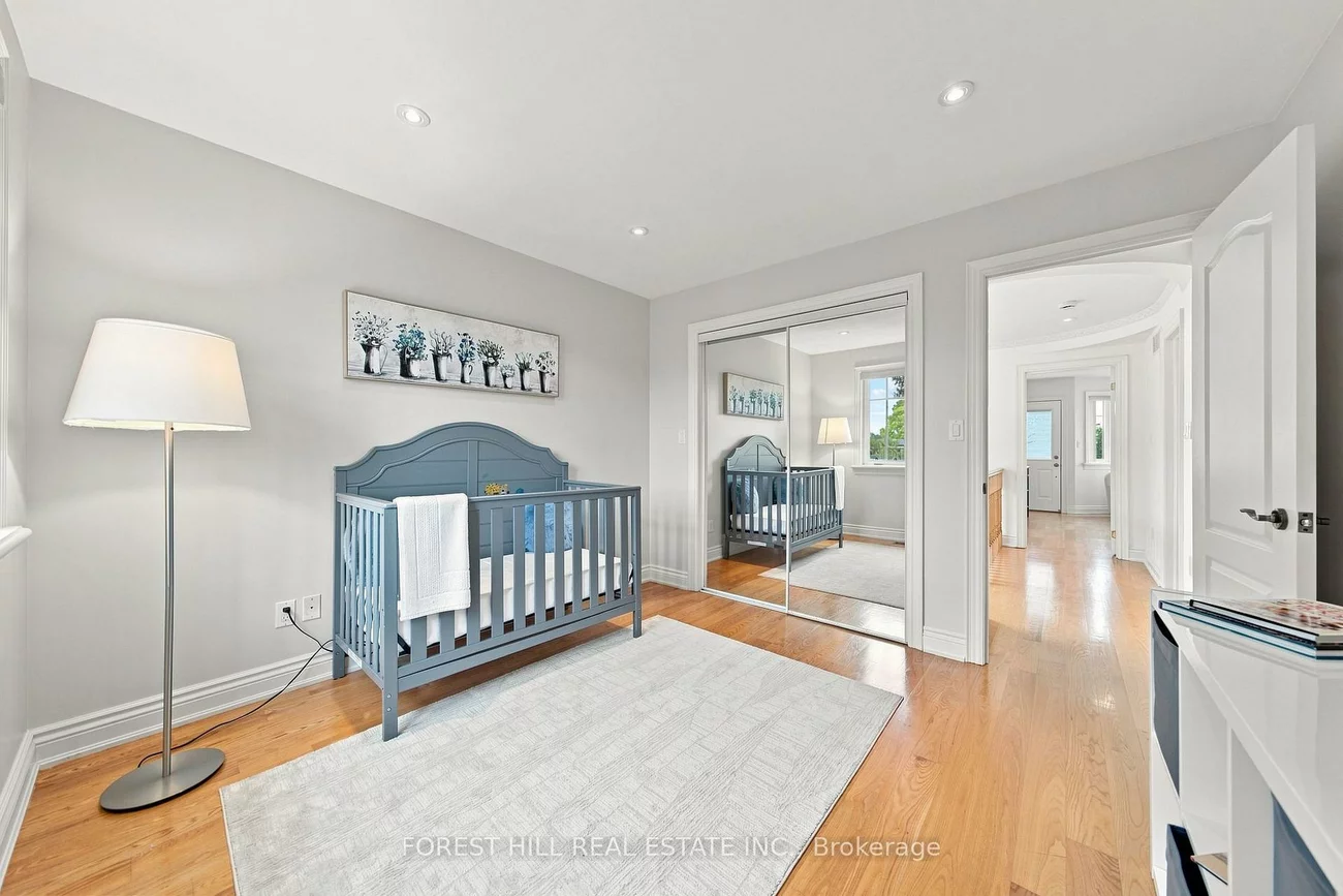 1006, Briar Hill, Briar Hill-Belgravia, Toronto
