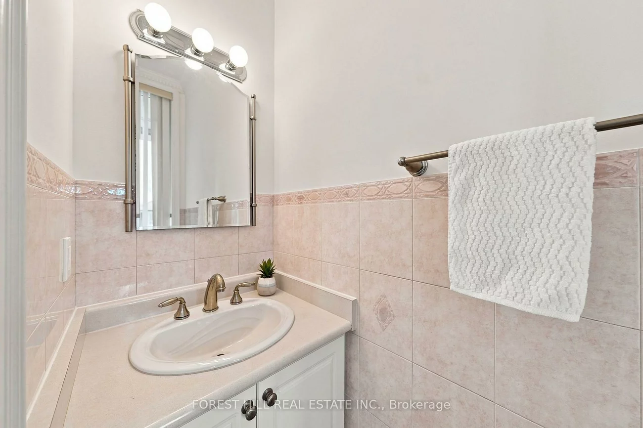 1006, Briar Hill, Briar Hill-Belgravia, Toronto