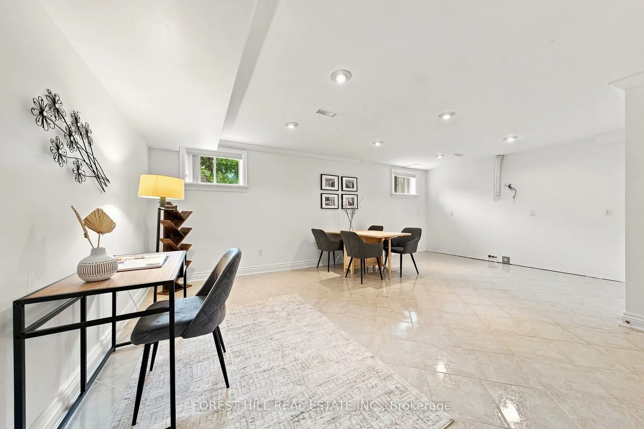 1006, Briar Hill, Briar Hill-Belgravia, Toronto
