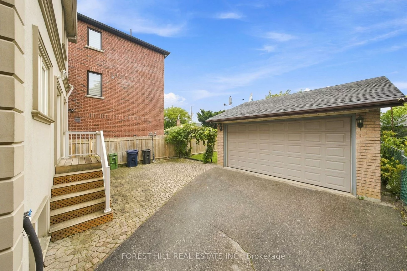 1006, Briar Hill, Briar Hill-Belgravia, Toronto