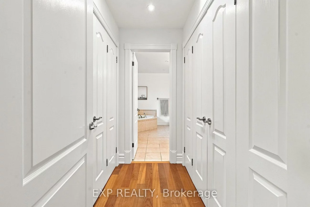 101, Cannon, Stonegate-Queensway, Toronto