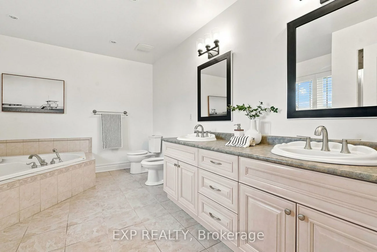 101, Cannon, Stonegate-Queensway, Toronto