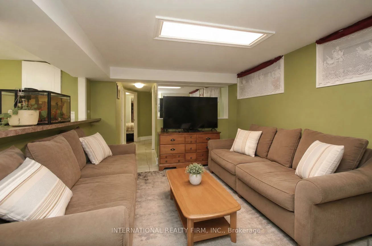 221, Church, Humberlea-Pelmo Park W4, Toronto