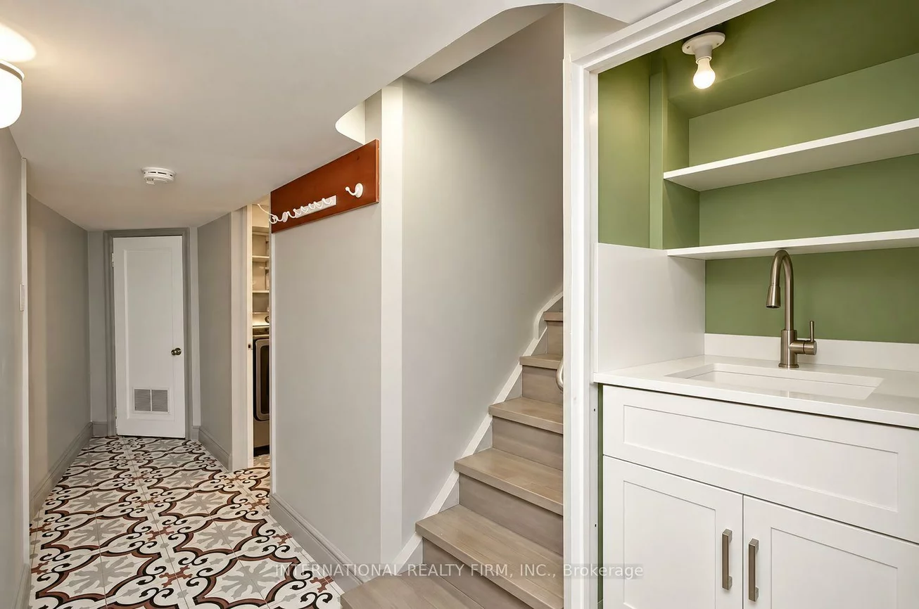 221, Church, Humberlea-Pelmo Park W4, Toronto