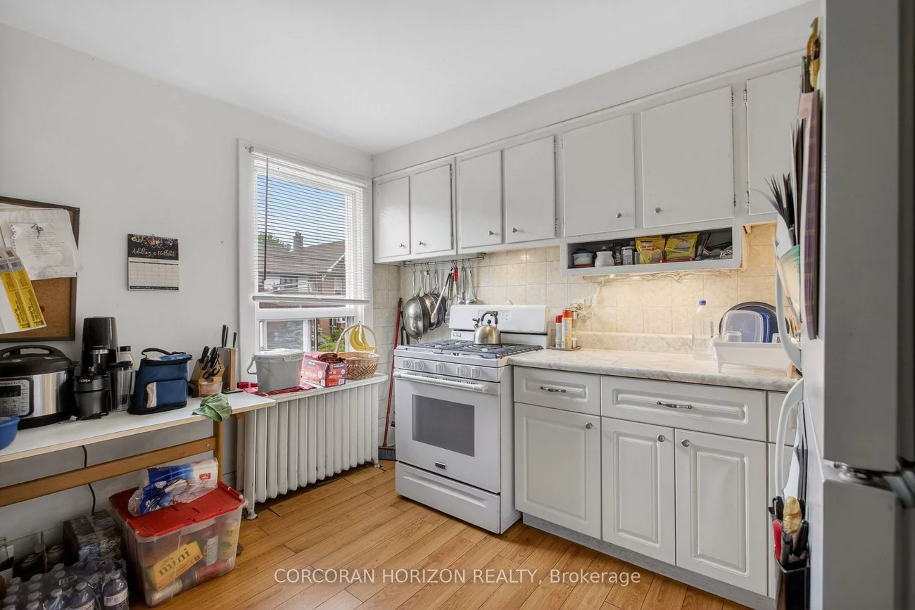 355, Parkside, High Park-Swansea, Toronto