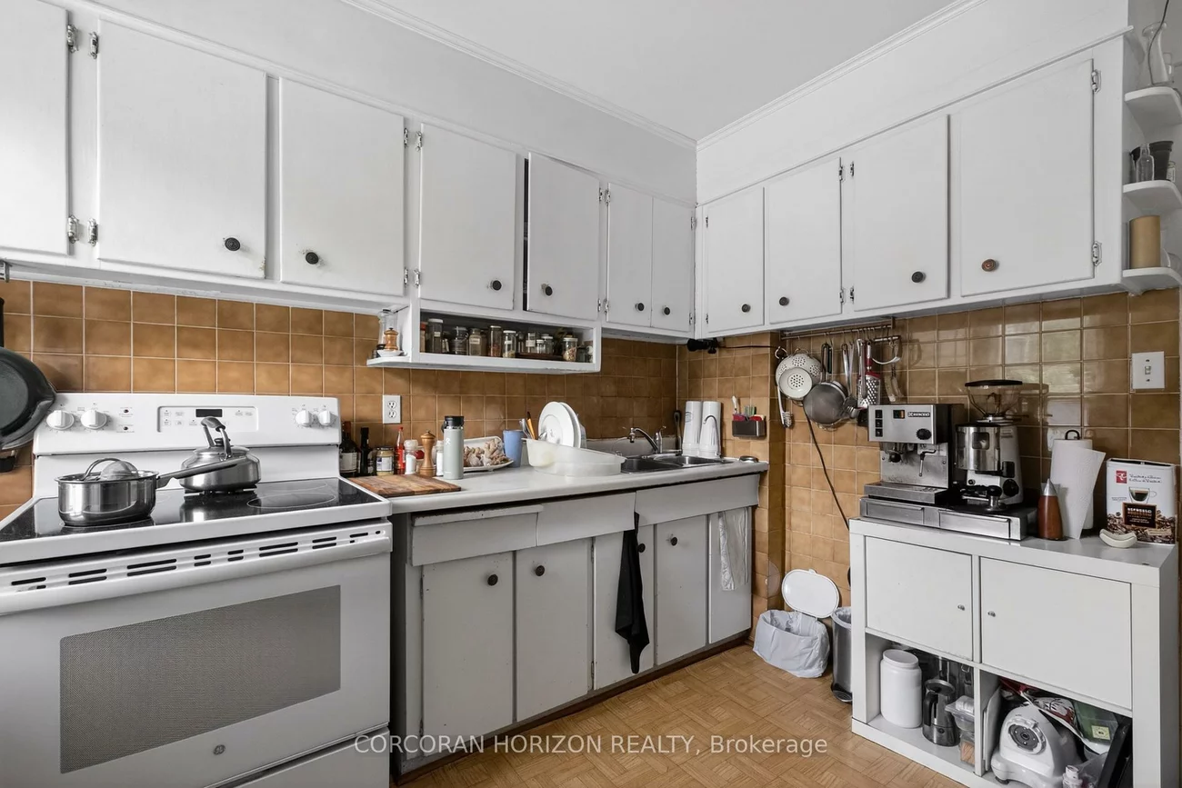 355, Parkside, High Park-Swansea, Toronto
