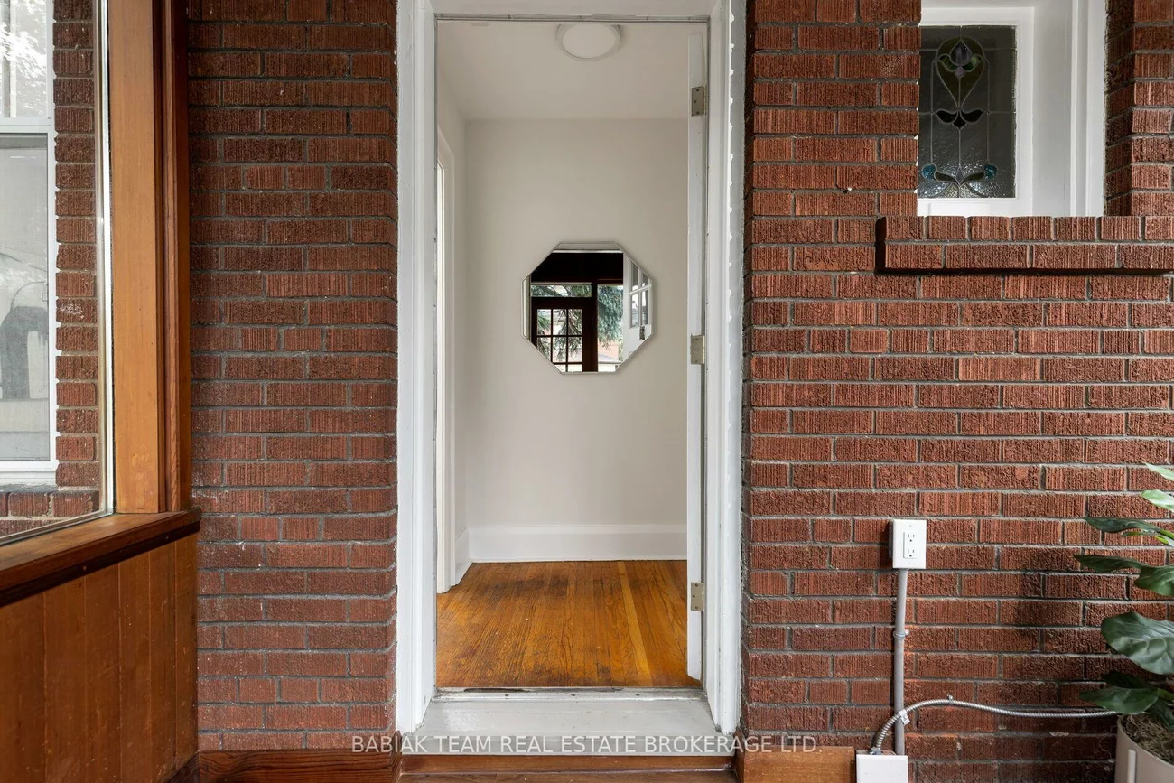 1, Rambert, High Park-Swansea, Toronto