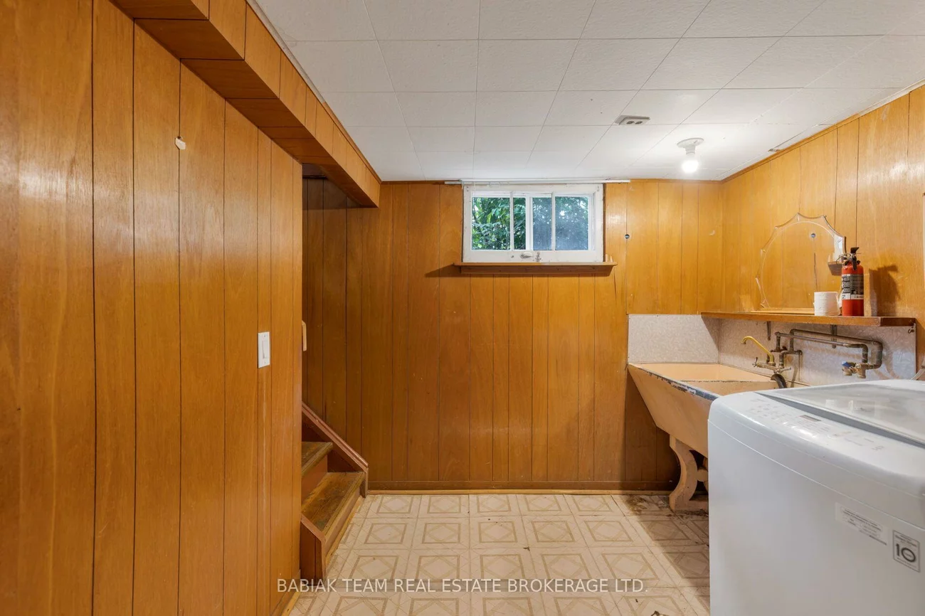 1, Rambert, High Park-Swansea, Toronto