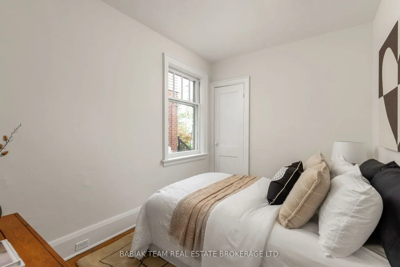 1, Rambert, High Park-Swansea, Toronto