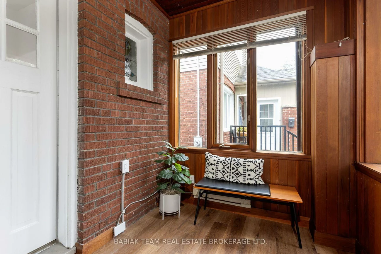 1, Rambert, High Park-Swansea, Toronto