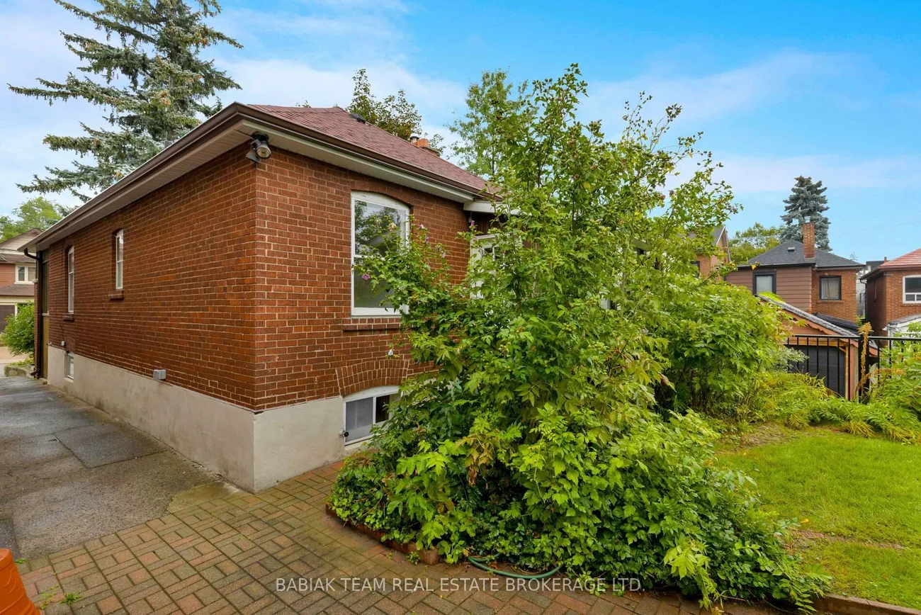 1, Rambert, High Park-Swansea, Toronto