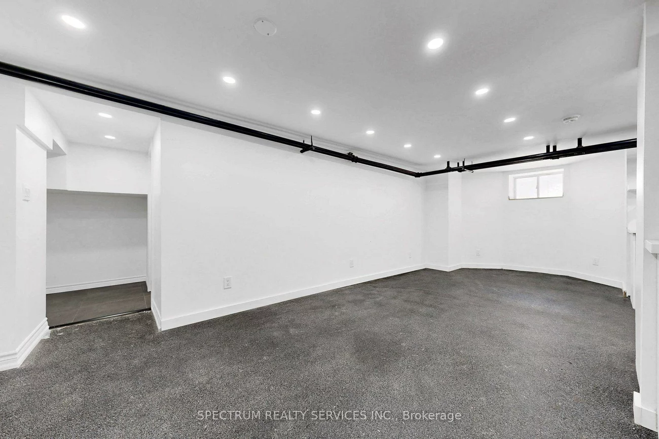 86, Church, Weston, Toronto
