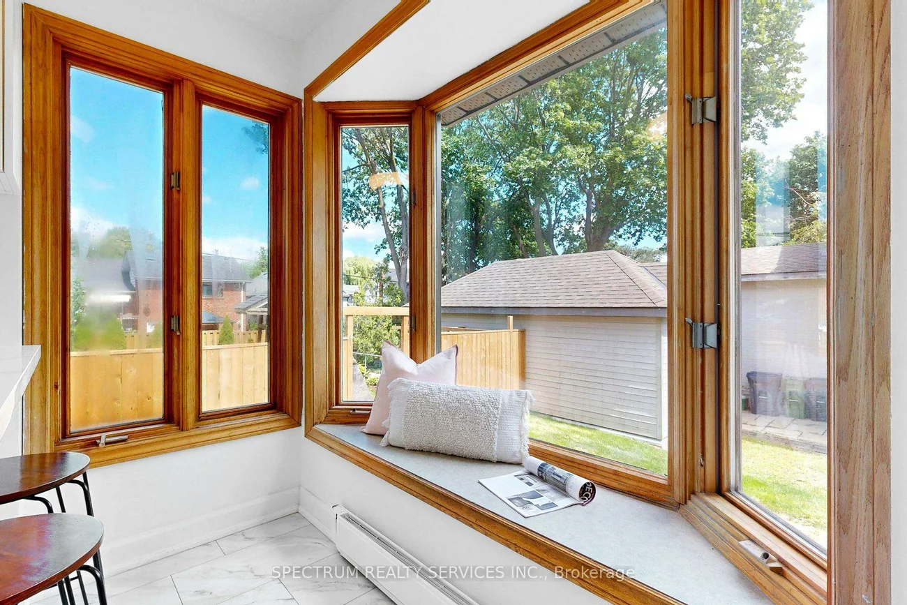 86, Church, Weston, Toronto