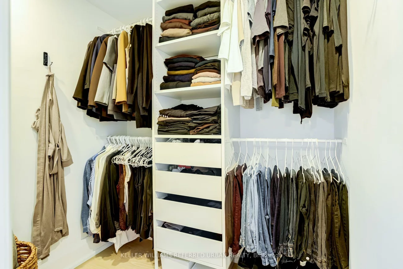 2522, Lake Shore, Mimico, Toronto
