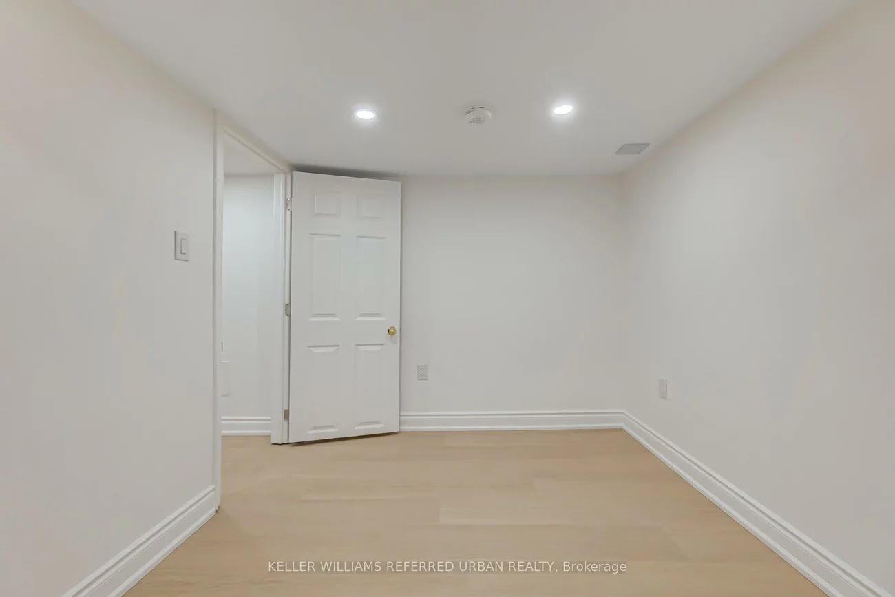 2522, Lake Shore, Mimico, Toronto