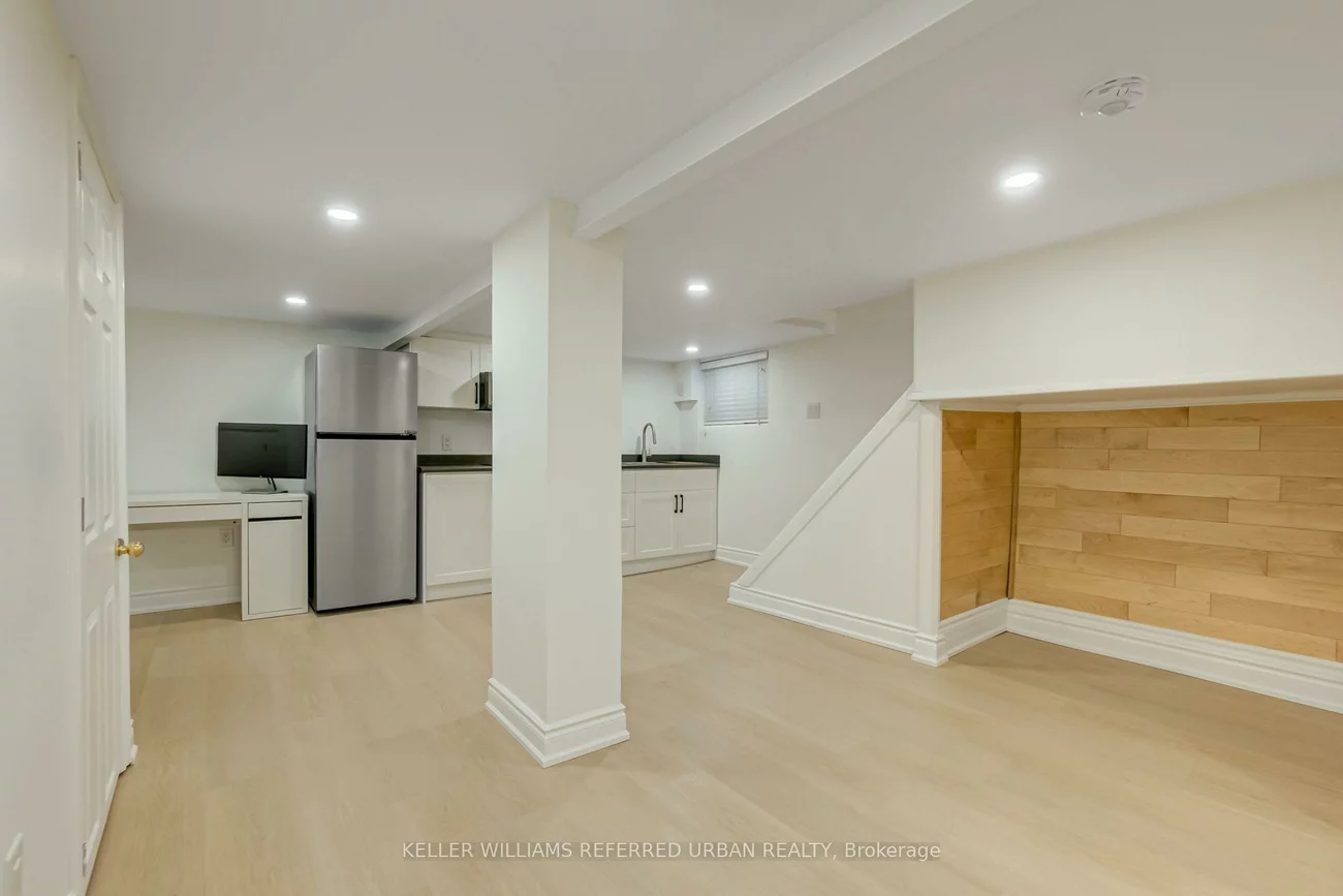 2522, Lake Shore, Mimico, Toronto