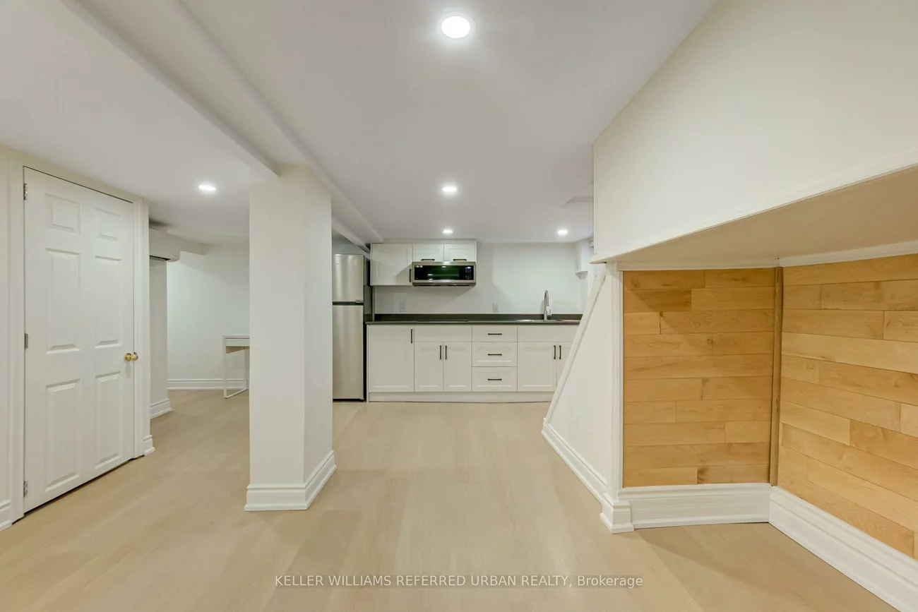 2522, Lake Shore, Mimico, Toronto