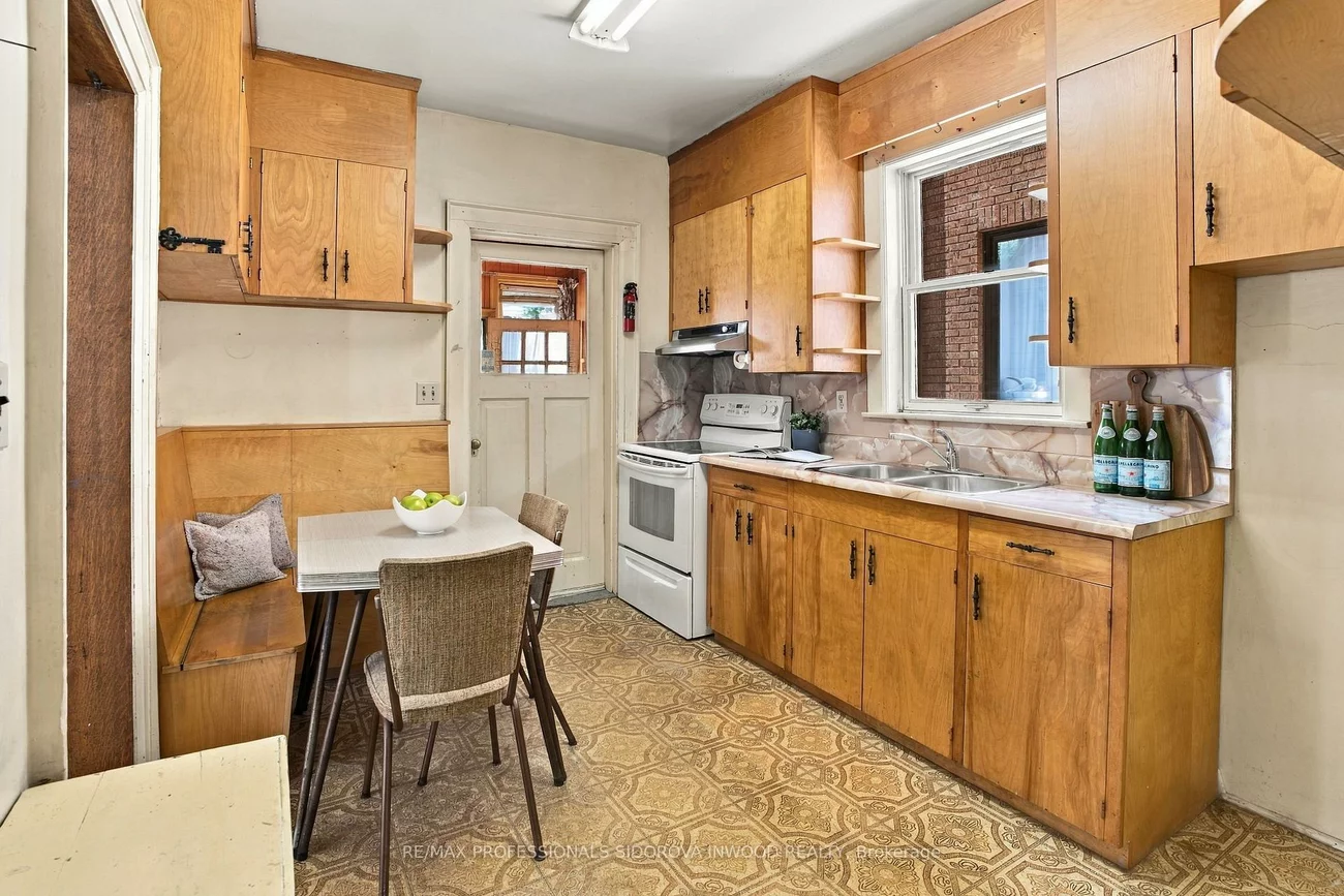 282, Kennedy, High Park North, Toronto