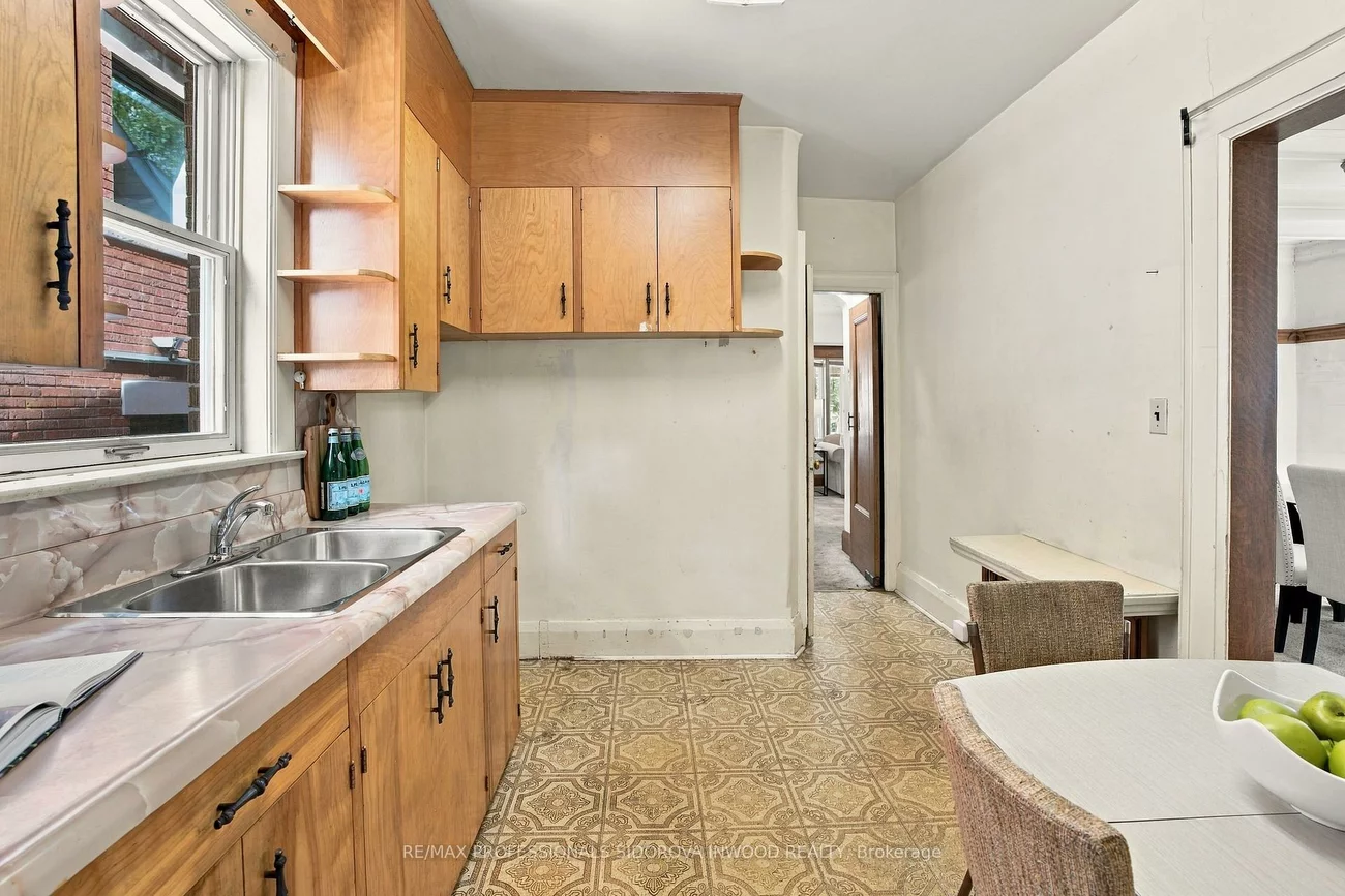 282, Kennedy, High Park North, Toronto