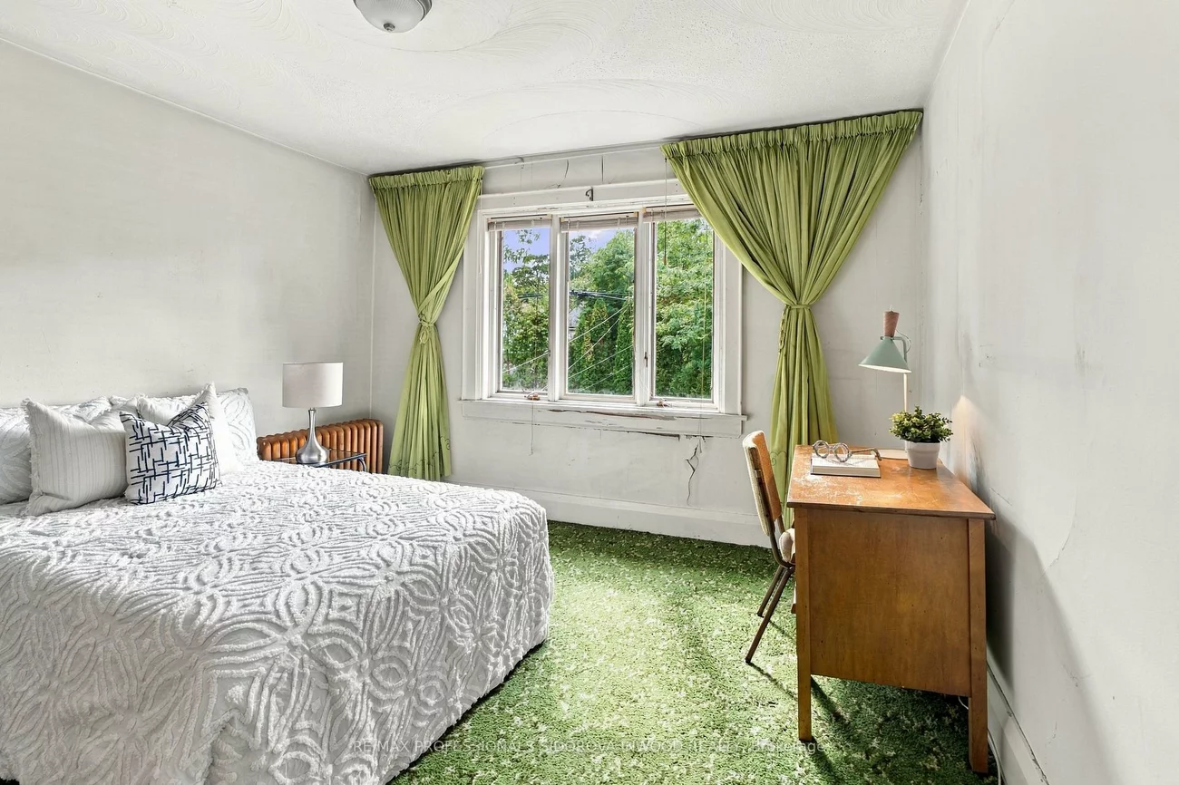 282, Kennedy, High Park North, Toronto