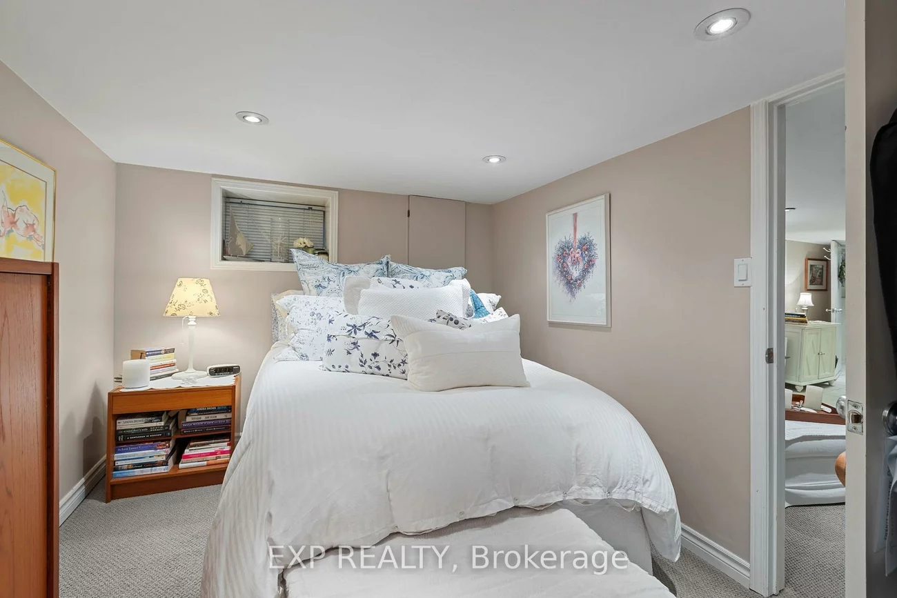 60, Parkdale, High Park-Swansea, Toronto