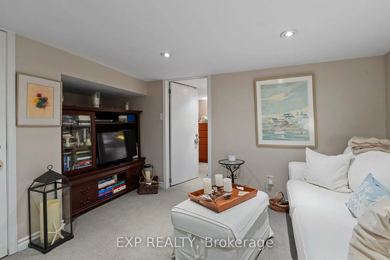 60, Parkdale, High Park-Swansea, Toronto