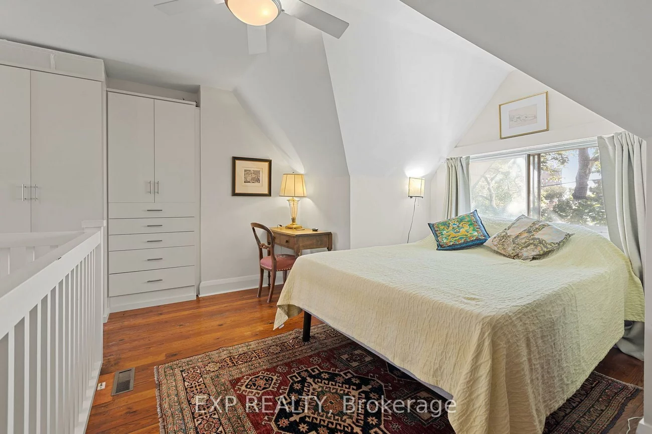 60, Parkdale, High Park-Swansea, Toronto