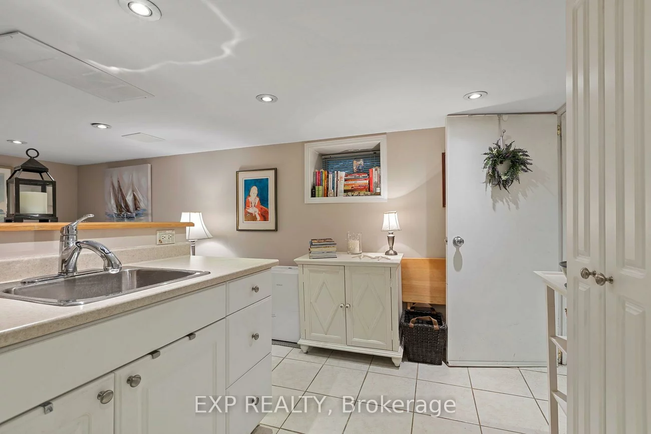60, Parkdale, High Park-Swansea, Toronto