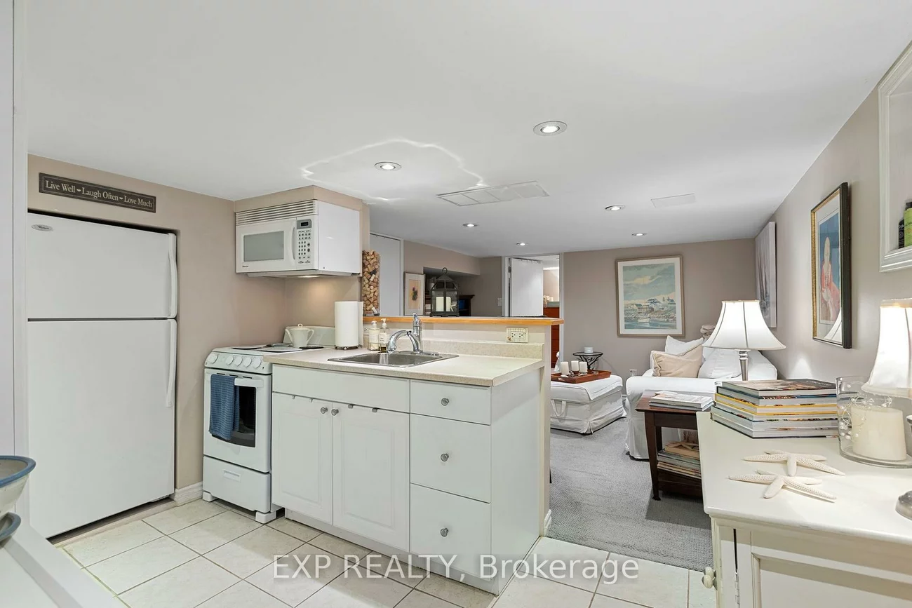 60, Parkdale, High Park-Swansea, Toronto