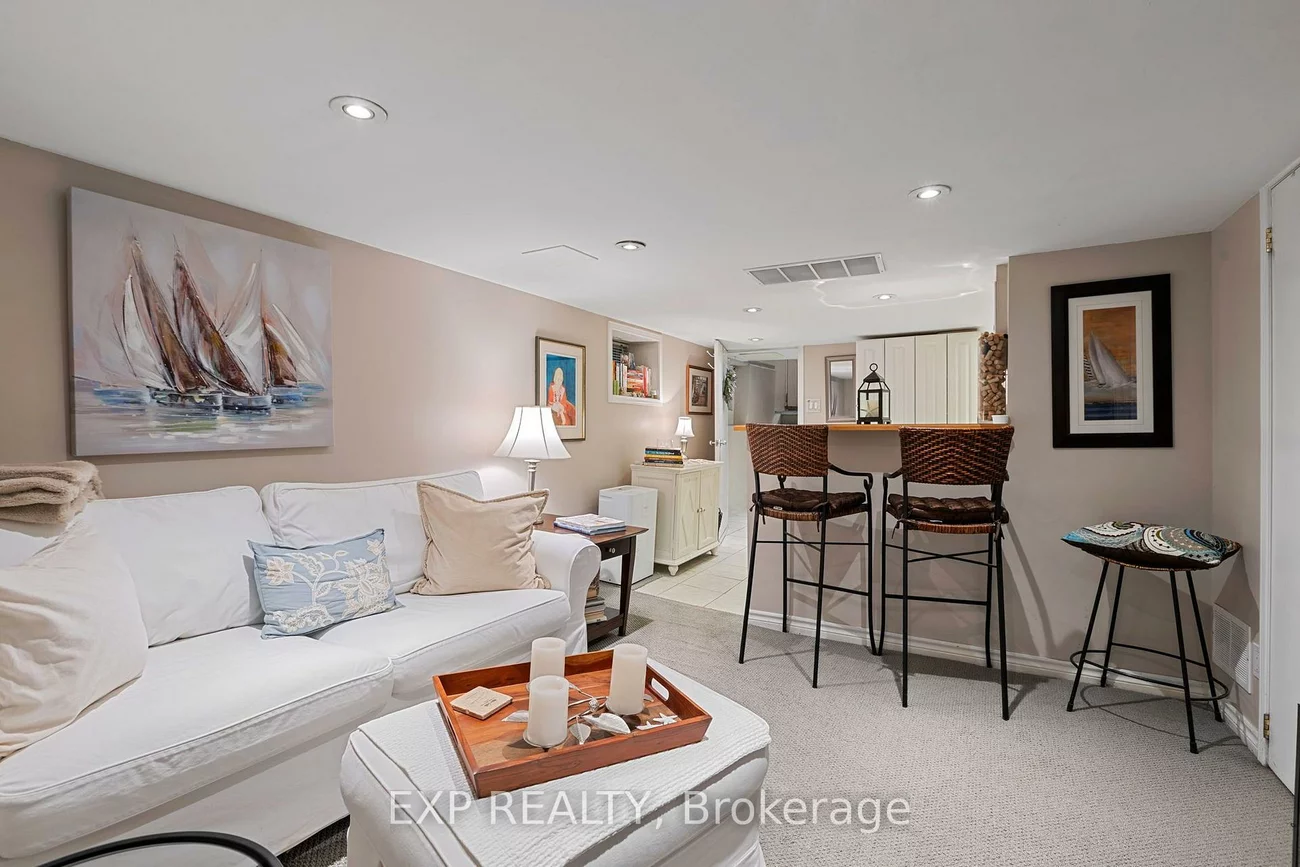 60, Parkdale, High Park-Swansea, Toronto