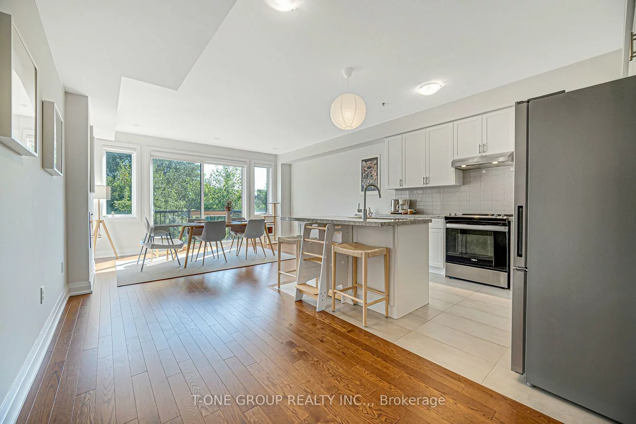 17, Wild Rose, Rustic, Toronto