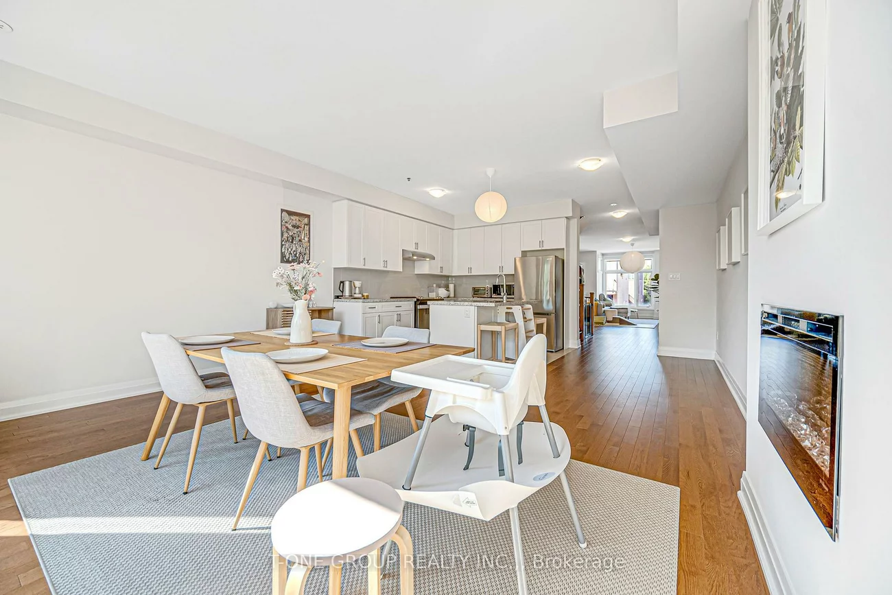 17, Wild Rose, Rustic, Toronto