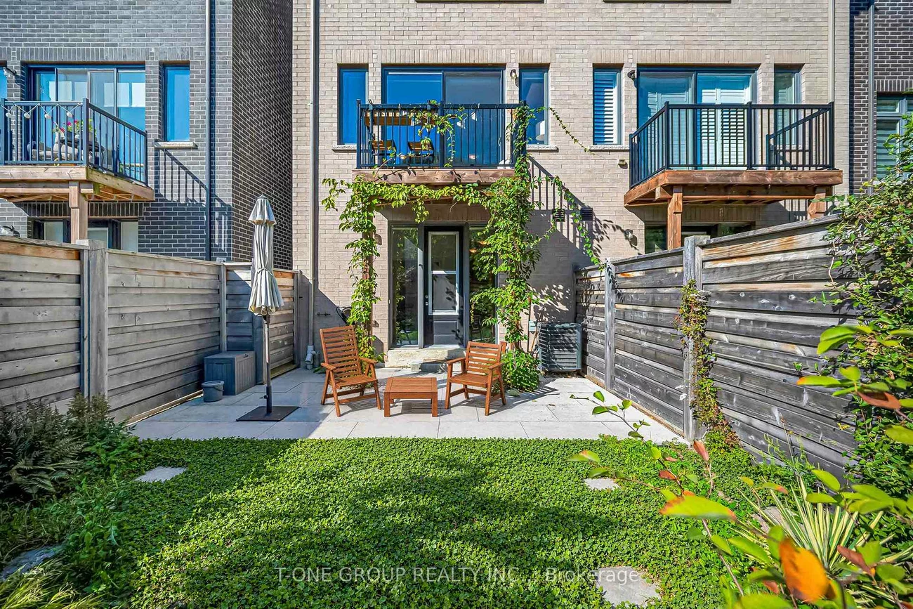17, Wild Rose, Rustic, Toronto