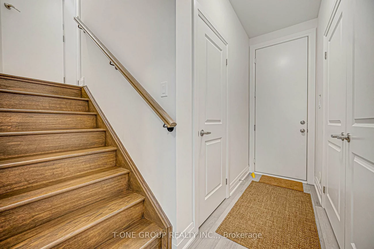 17, Wild Rose, Rustic, Toronto