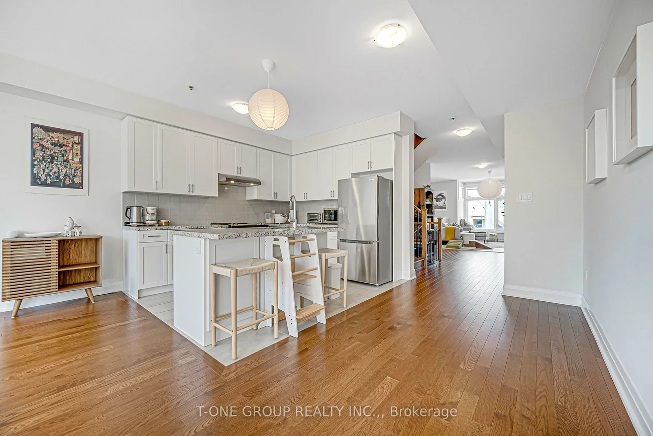 17, Wild Rose, Rustic, Toronto
