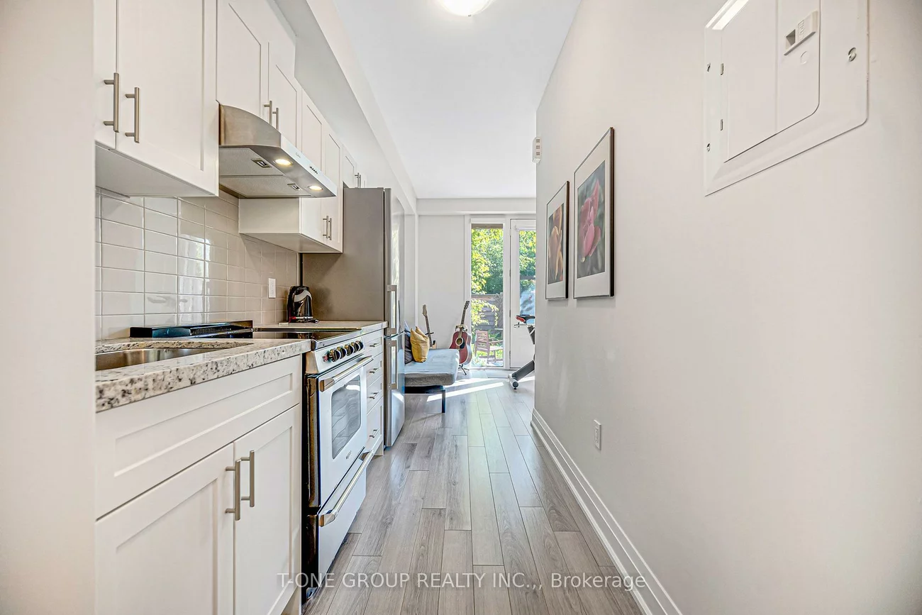 17, Wild Rose, Rustic, Toronto