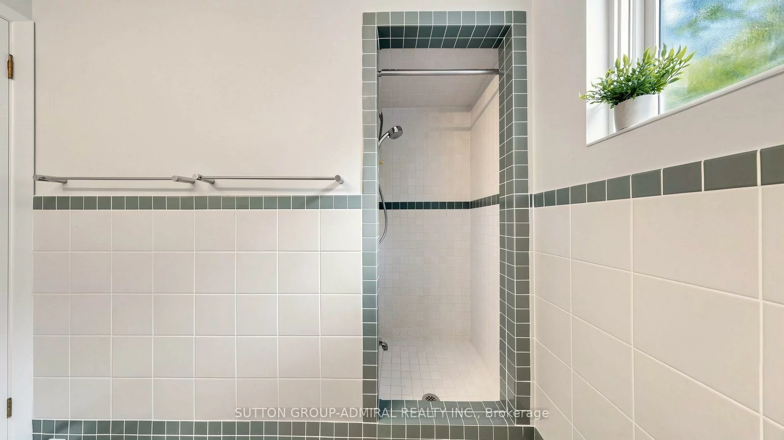 27, Warlingham, Eringate-Centennial-West Deane, Toronto