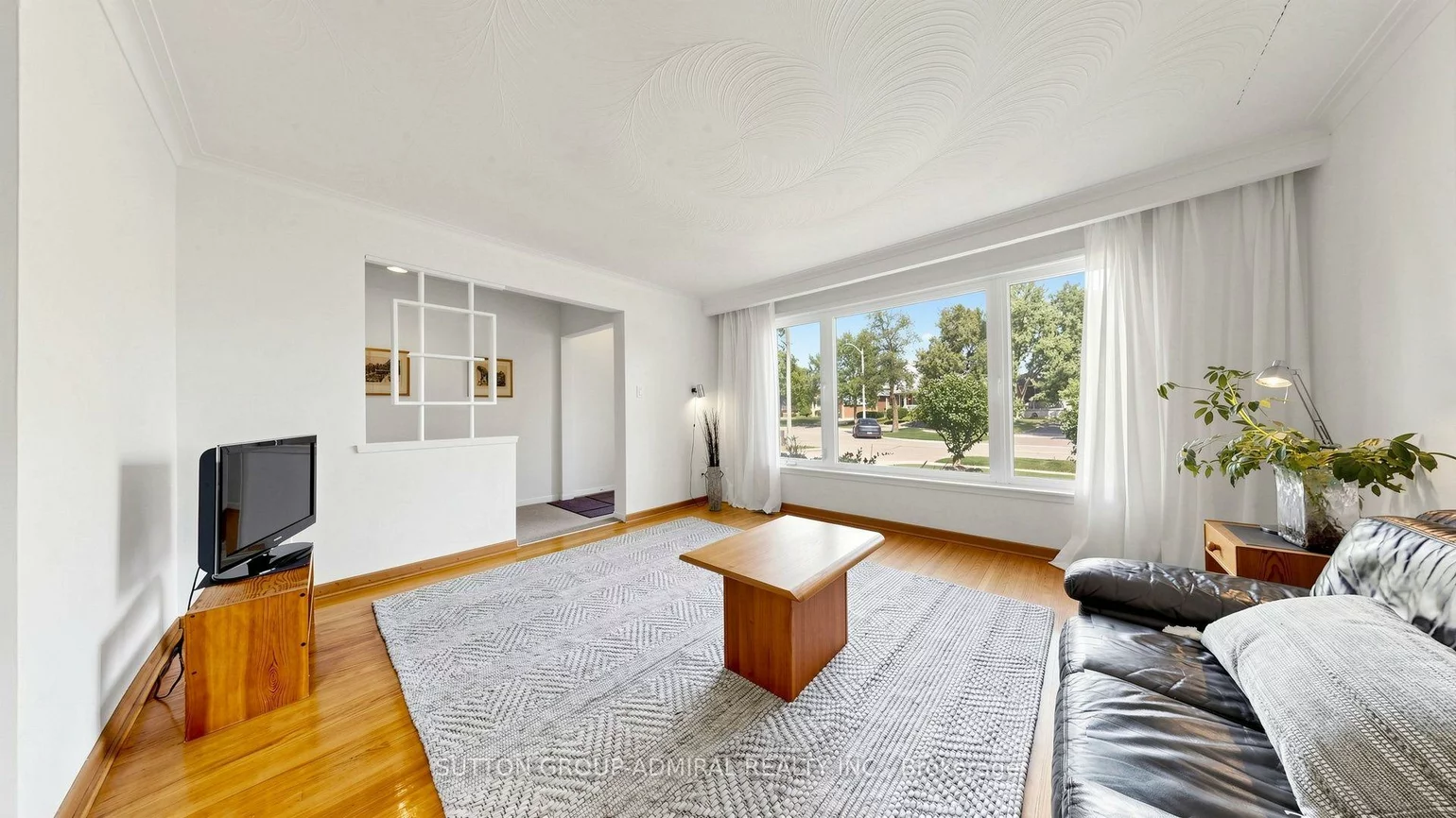 27, Warlingham, Eringate-Centennial-West Deane, Toronto