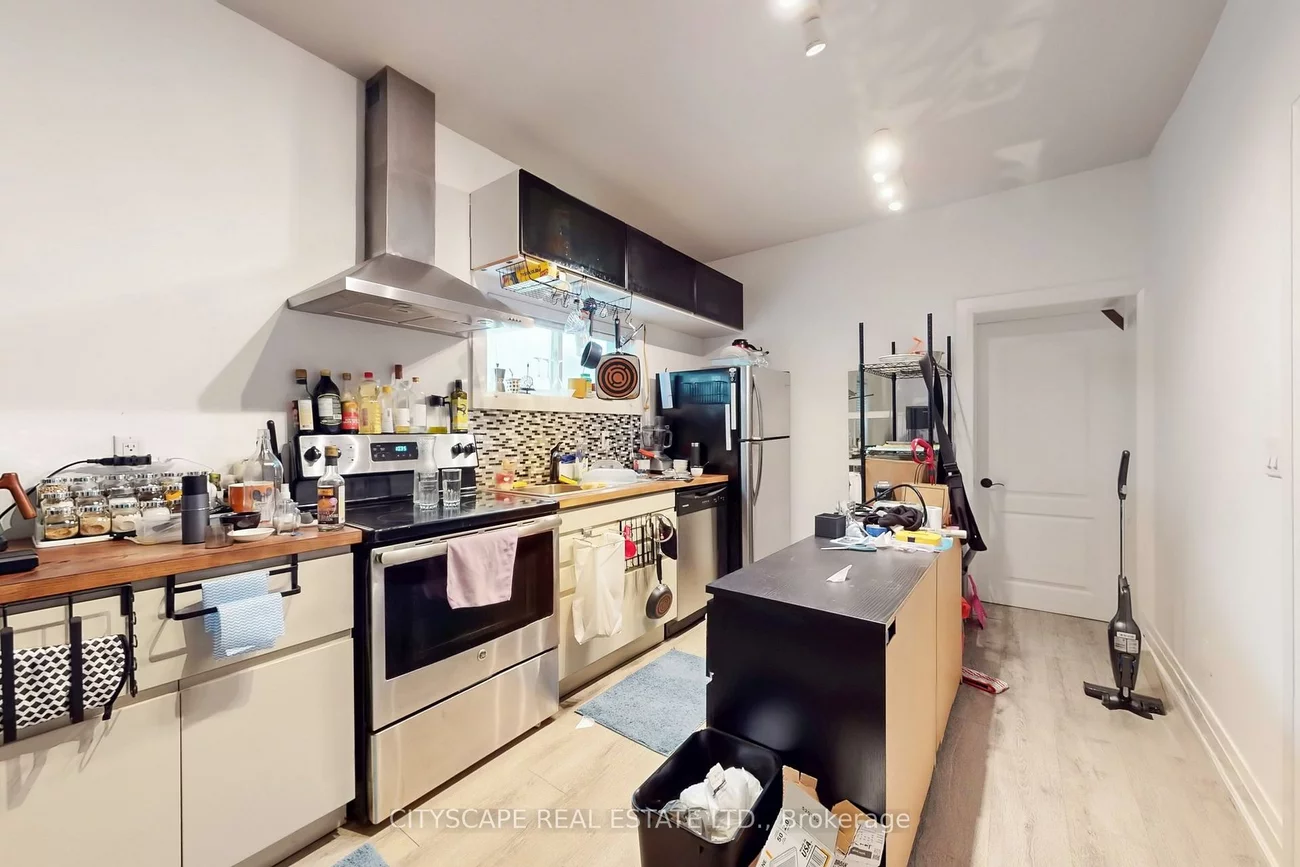 467, Keele, Junction Area, Toronto
