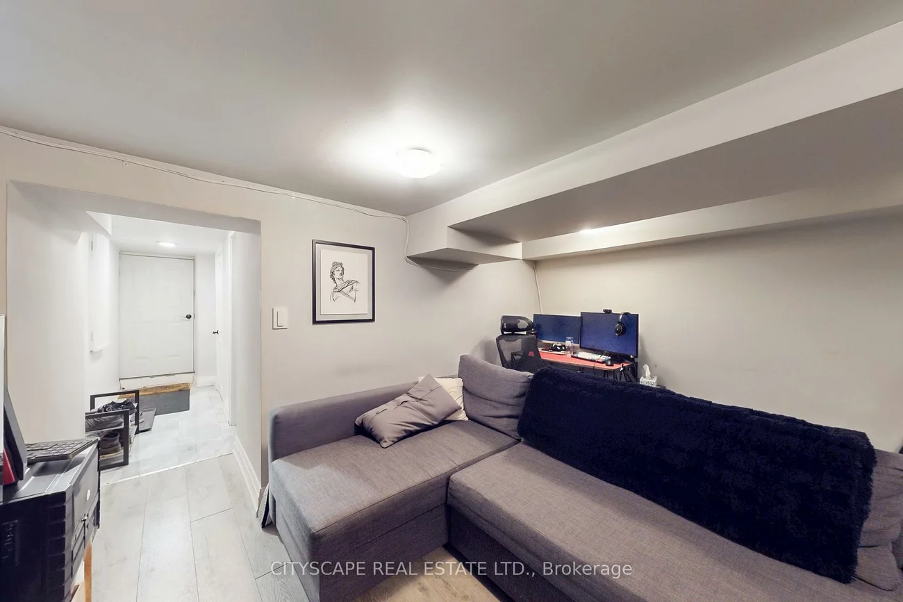 467, Keele, Junction Area, Toronto