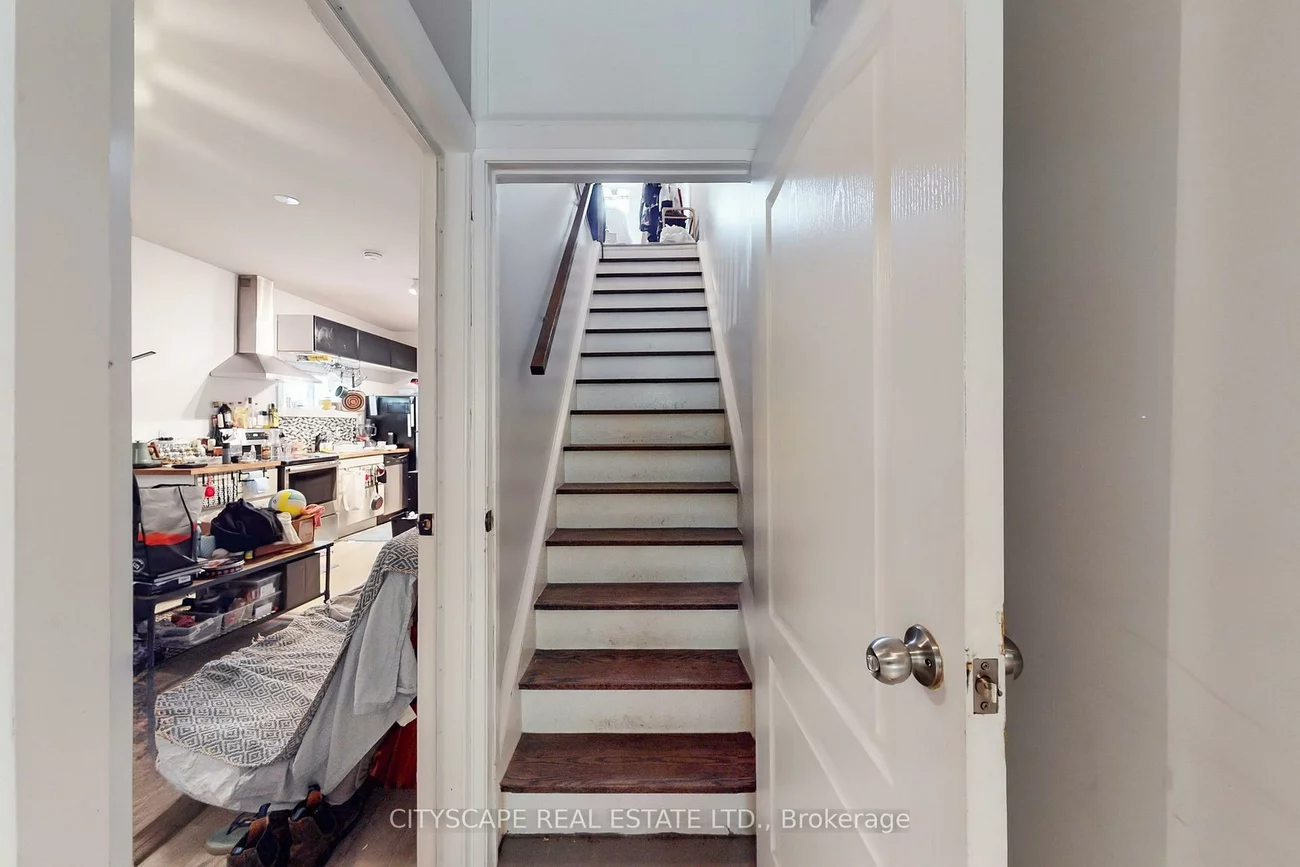 467, Keele, Junction Area, Toronto